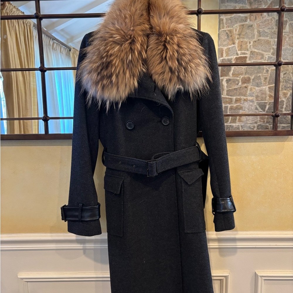 Andrew Marc beautiful wool coat and fox fur collar